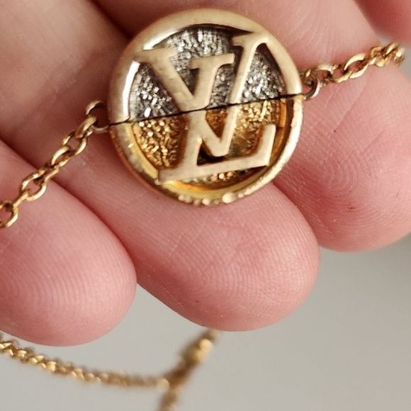 Beautiful Lv Bracelet!! - Picture 4 of 9